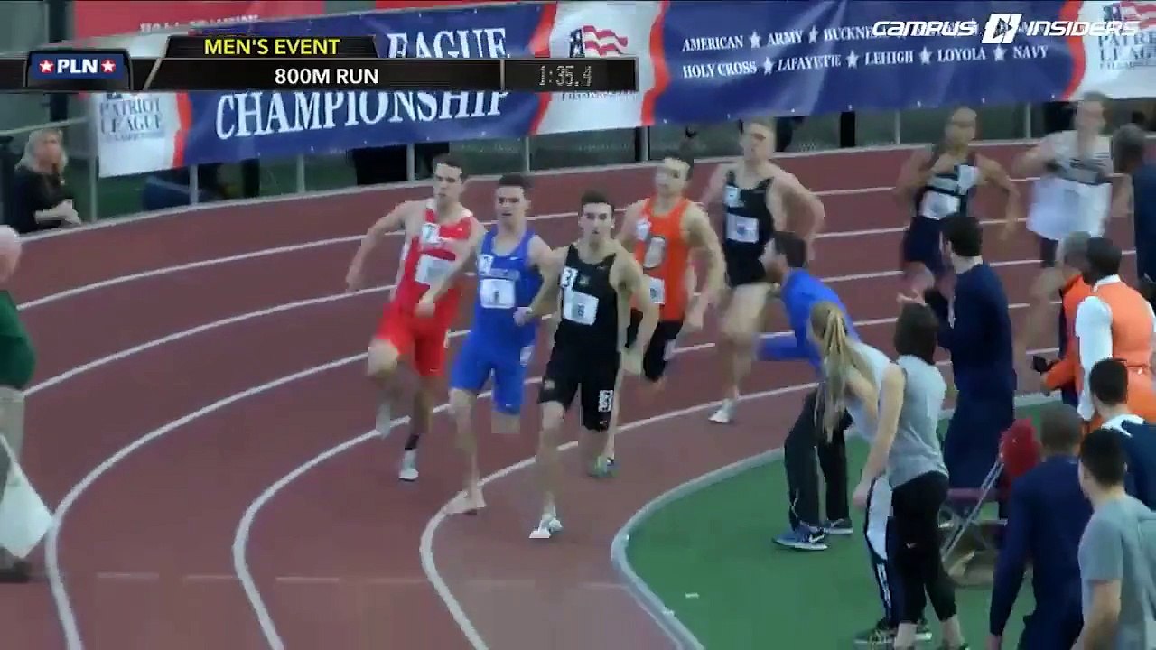 Un athlète remporte un 800 mètres en courant un tour sans une chaussure