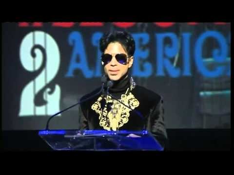 Penyanyi Legendaris Prince Tutup Usia