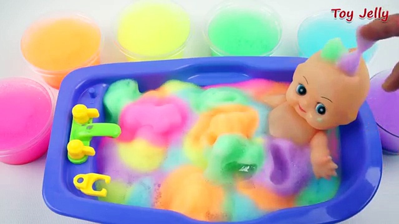 3D Baby doll bath time Play Learn colors - Teach colours for kids Children Toddlers