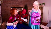 Spiderman y Congelado Elsa vs Joker Palomitas de maíz Broma! w/ Rosa Spidergirl y Maléfica! Superhéroe