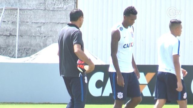 Carille ensaia Corinthians com Jô e Kazim no ataque