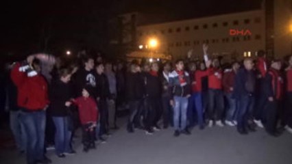 Eskişehirsporlu Taraftarlardan Meşaleli Destek