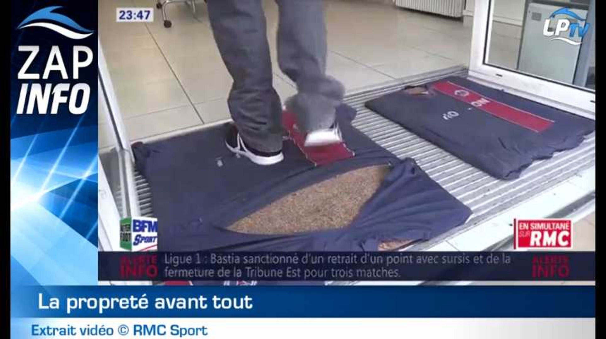 Zap : un paillasson maillot du PSG à la boutique ! - Vidéo Dailymotion