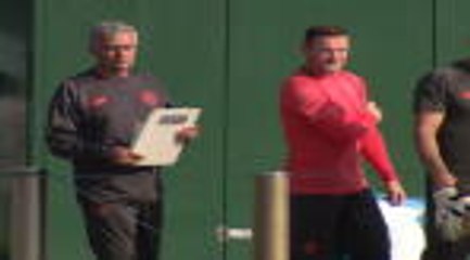 Video herunterladen: Rooney will help Man United fight for trophies - Mourinho