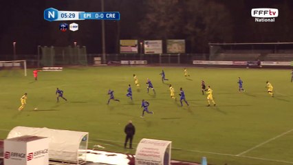 Beau débordement de la gauche et centre