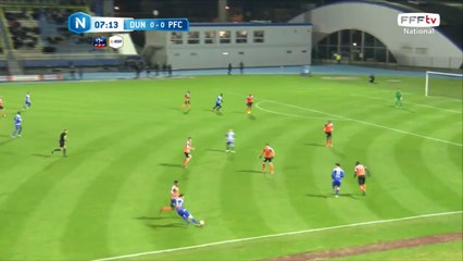 Bonne sortie du gardien.