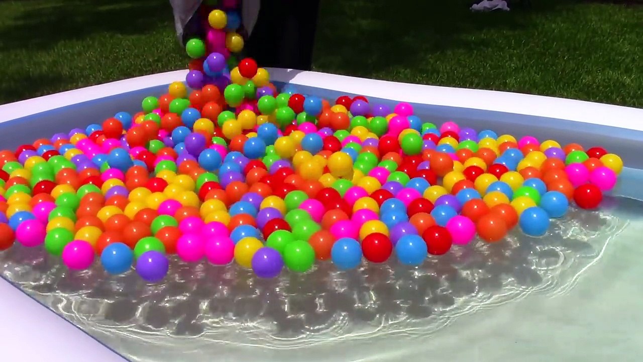 Frozen Elsa POOP PRANK! w/ Spiderman vs Bad Baby Joker Girl Balloons - Superheroes in Real