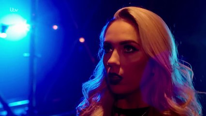 Looking Up at Things _ The Voice UK 2017-uH4qUUW-tCQ
