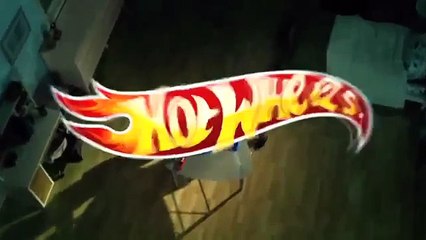 Commercial Hot Wheels Colour Shifters Piranha Attack