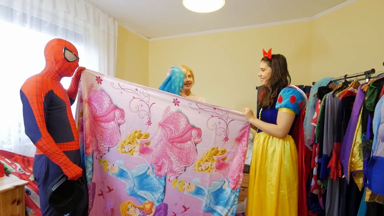 Frozen Elsa & FlashGirl CUT DRESSES Spiderman! w_ Maleficent Vendetta FUN IRL Superhero in Real Life-MOwZbXF4Rnc