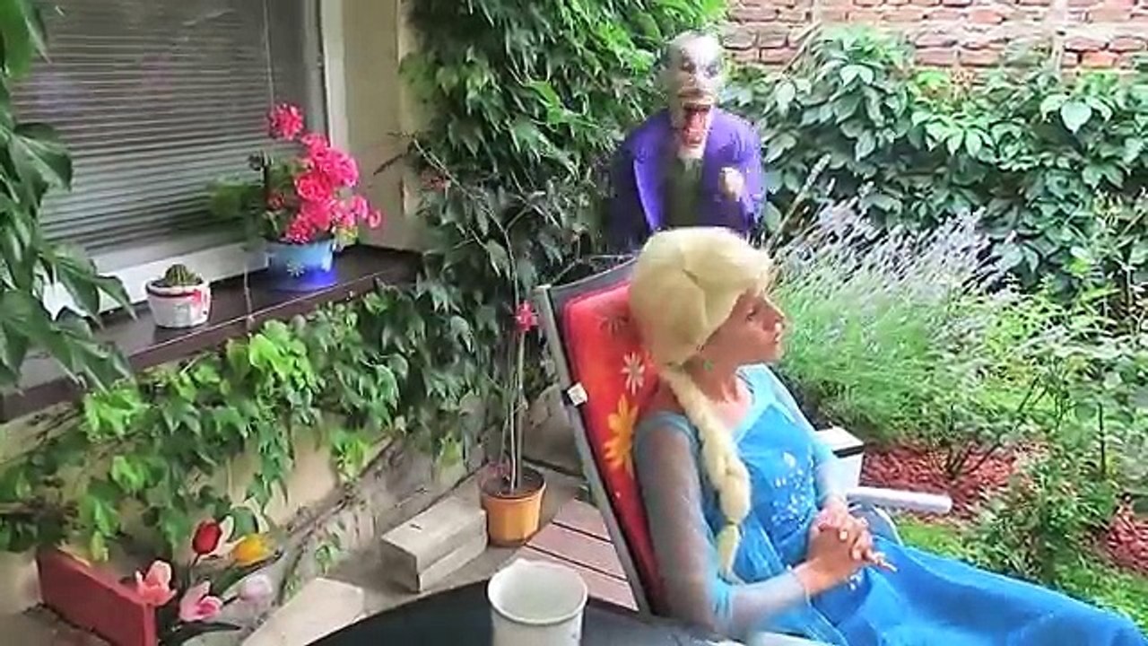 Frozen Elsa Hulk POOP Prank! w/ Spiderman Joker Baby Doll Rapunzel Snow White Superman IRL