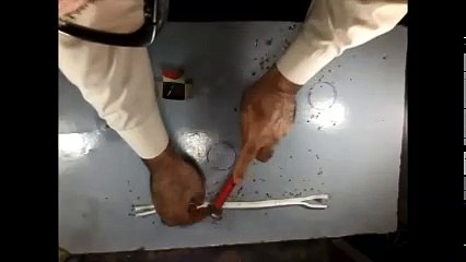 تأسيس تحت البياض لدائره كهربائيه على التوازي باستخدام الاسلاك المسطحه