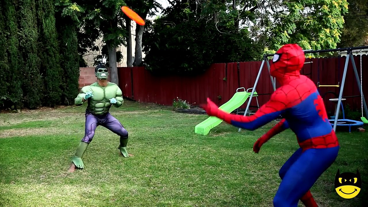 Spiderman Loses His HEAD Elsa Frozen Pink Spidergirl Bad Baby Invisible Superhero