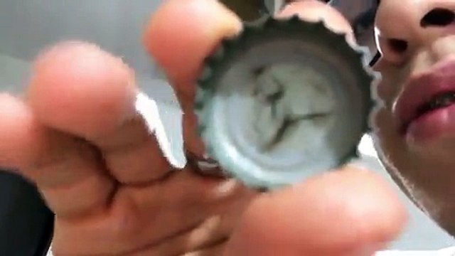 Il découvre une souris morte dans sa bouteille de Coca-Cola