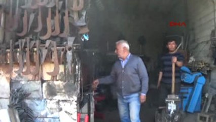 Gaziantep -Çırak Bulamayan Demirci Ustası, Oğlunu Yetiştirdi