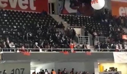 Binali Yıldırım konuşmaya başladı salon boşaldı