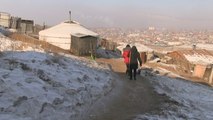 El humo de las yurtas urbanas asfixia a Ulán Bator, la capital mongola