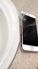 iPhone 7 merr flakë pa qenë duke u përdorur fare