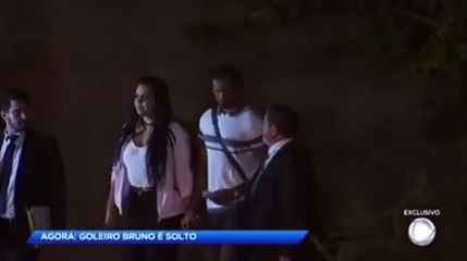 GOLEIRO BRUNO É SOLTO APÓS 6 ANOS
