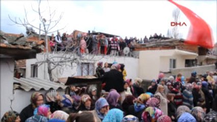 Burhaniyeliler Şehidini Uğurluyor