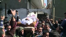 تشييع ثلاثة عمال فلسطينيين قضوا اختناقا داخل نفق في رفح