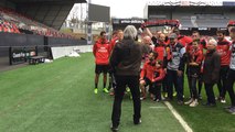 En Avant : les joueurs posent pour la photo avec la famille Toudic