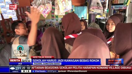Ratusan Siswa di Padang Cabuti Spanduk Rokok Dekat Sekolah
