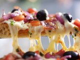 طريقة عمل بيتزا الاصلية خطوة بخطوةPIZZA FACILE