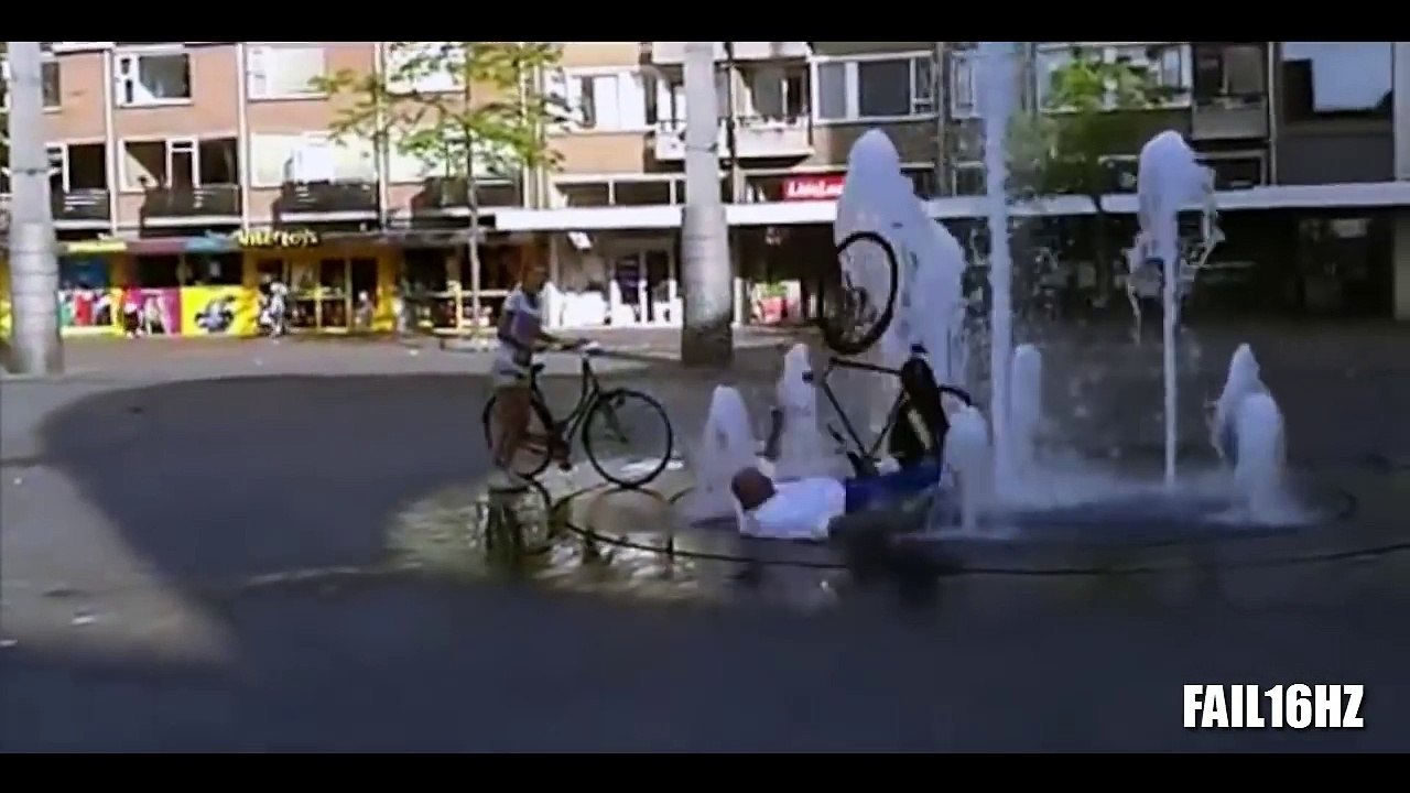 Faze Comice, Faze Tari - Cazaturi cu Bicicleta 'Razi de Mori' -- Fail16Hz –  Видео Dailymotion