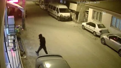 Silahlı Gaspçıyı Veresiye Defteri Ile Kaçırttı