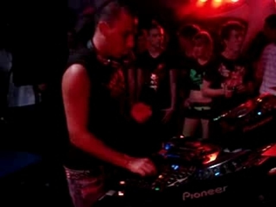 Dess @ Tecktonik Kiler 15.09.07