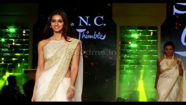 Actress Sonali Bendre With Sussanne Khan & Many Others Walk The Ramp For Cancer Patients