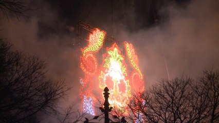 Miles de valencianos disfrutan de una espectacular Mascletà Vertical