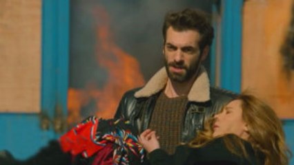 "Poyraz Karayel"in Vedasında Ayşegül ve Bahri Baba Alevler Arasında Kalıyor