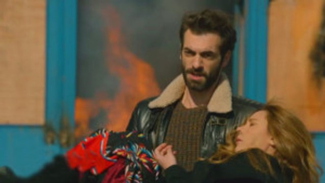 Poyraz Karayel in Vedasında Ayşegül ve Bahri Baba Alevler Arasında Kalıyor