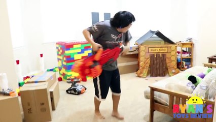 Nerf Gun War Kid vs Daddy! Protect the Fort! Family Fun Playtime with Ryan ToysR