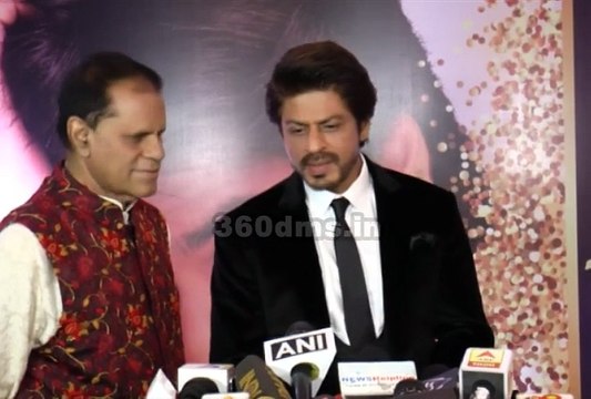 Shah Rukha Khan Overjoyed Received 4th Yash Chopra Memorial Award From Rekha