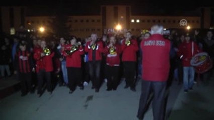 Eskişehirsporlu Taraftarlardan Futbolculara Moral Ziyareti