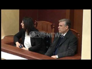 Ora News –Kardinal Troshani në Kuvend apel deputetëve: Mos harroni nevojat e popullit