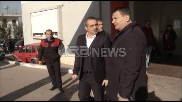 Lezhë - Vjedh makinën dhe qëllon efektivin në Lezhë. RENEA plagos autorin