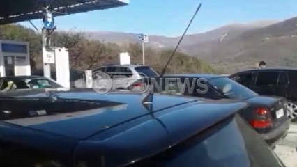 Ora News -  Gjashtë mijë shqiptarë hyjnë nga Kakavija për të festuar në atdhe