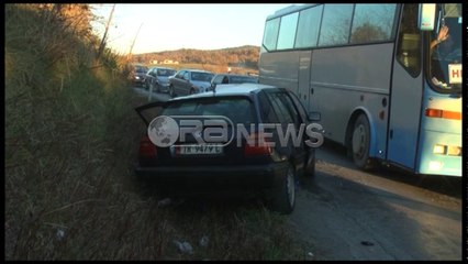 Télécharger la video: Ora News –Aksident në aksin Fier-Levan, humb jetën një person