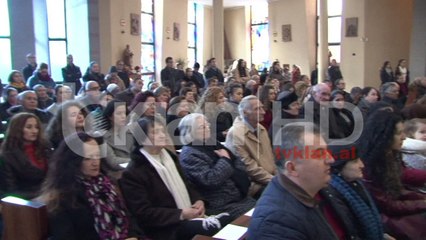 Besimtarët e krishterë kremtojnë Krishtlindjet