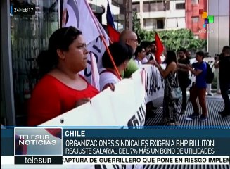 Chile: sindicatos marchan en apoyo a trabajadores de mina La Escondida