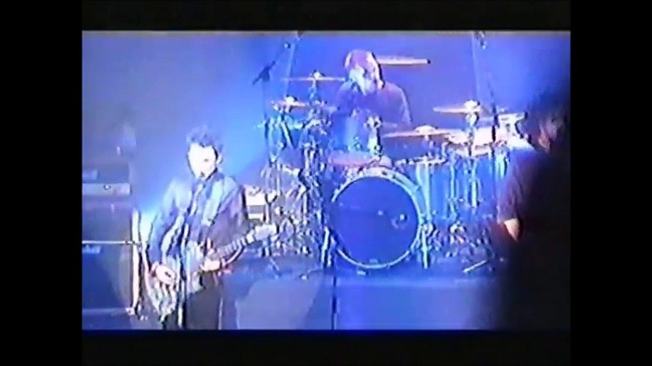 Muse - Plug In Baby, Paris La Cigale, 04/17/2001