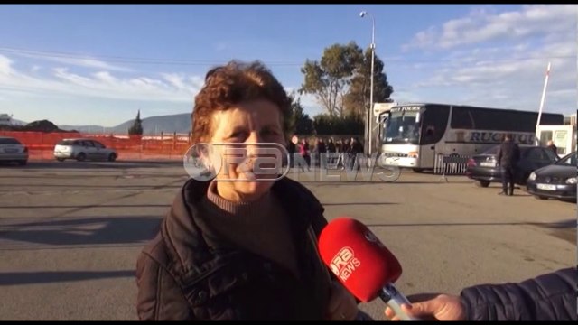 Porti i Vlorës - Fluks emigrantësh që kthehen në atdhe për festat e fundvitit