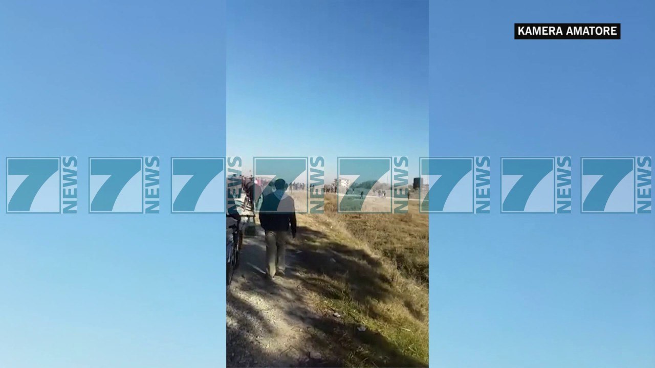 VAZHDON GREVA E URISE NE ZHARREZ - News, Lajme - Kanali 11