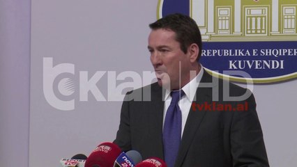 Kryeministri Edi Rama shkarkon Elvis Rroshin