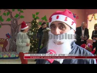 Dhurata për fëmijët jetim, i dënuari vishet si babagjysh - News, Lajme - Vizion Plus