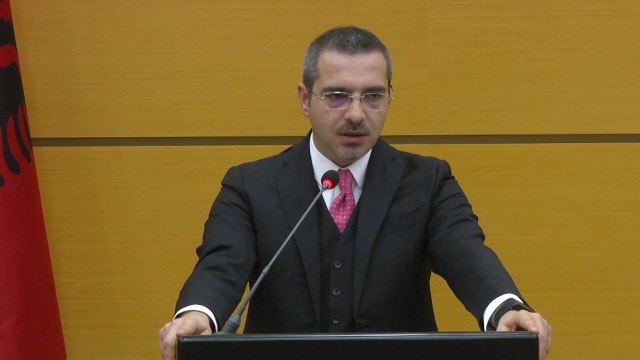 Report TV - 2016-a,Tahiri:Luftuam 'peshqit e mëdhenj', sekuestro 47.6 mln €